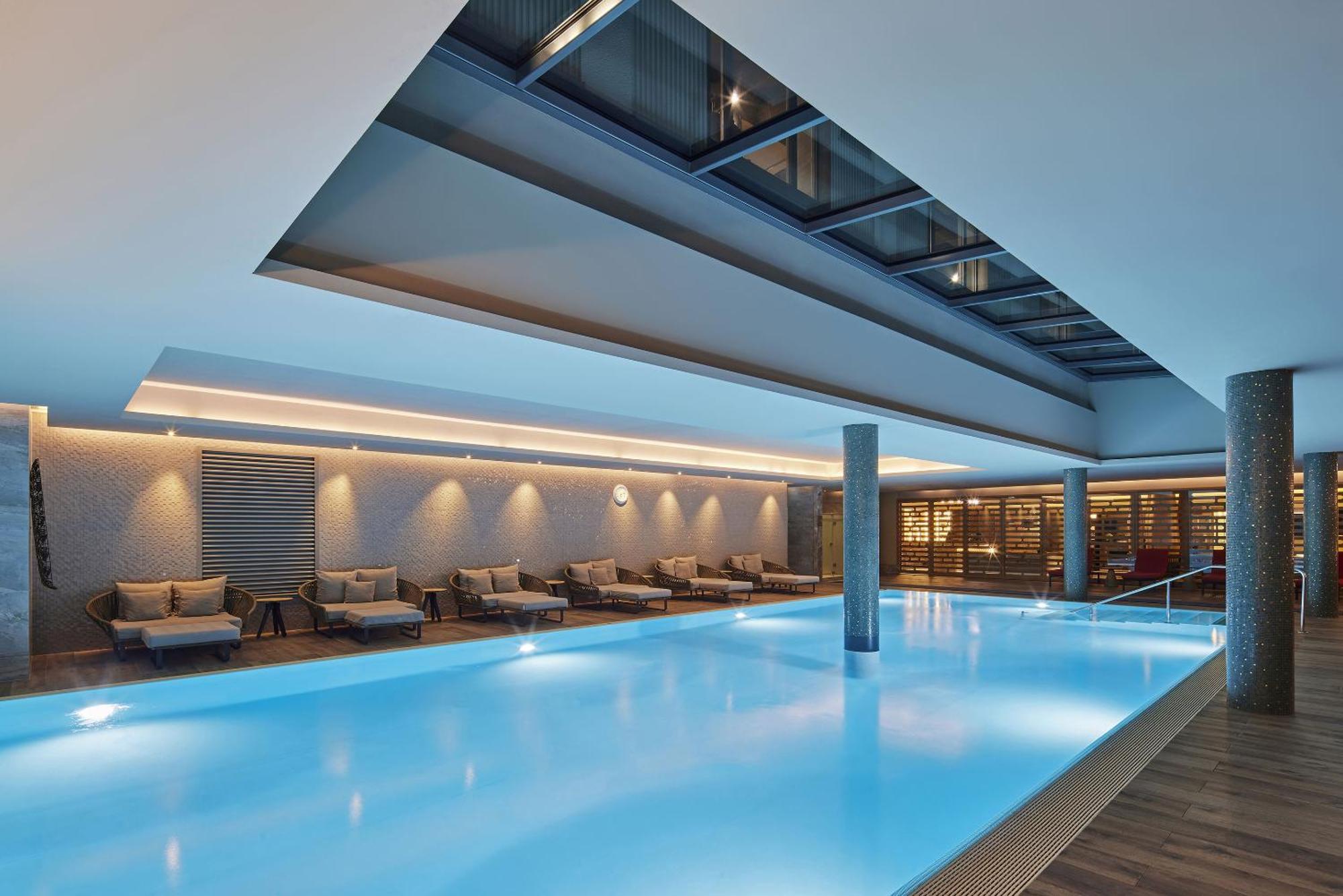Hotel Titanic Chaussee 4*